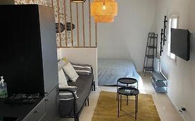 Petite Maison Typique De Ville Marseille