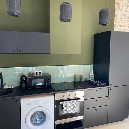Petite Maison Typique De Ville Marseille Extérieur photo