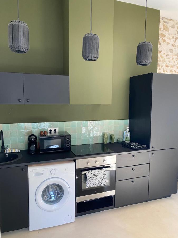 Petite Maison Typique De Ville Marseille Extérieur photo